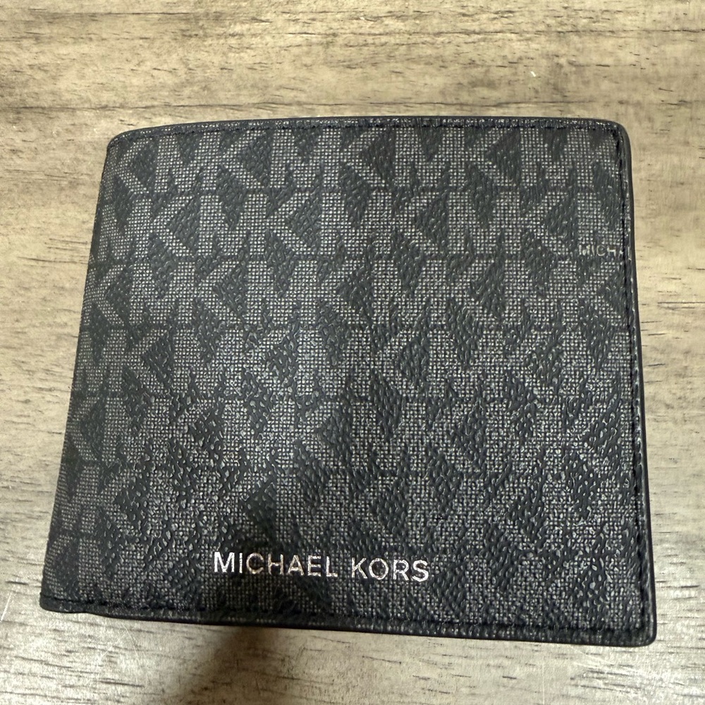 NWT MEN'S Michael Kors Logo Black Cooper Billfold Wallet with Pass case